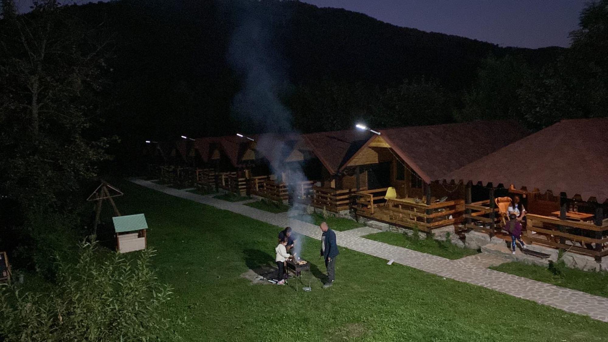 شقة Casutele Doftanei Teşila المظهر الخارجي الصورة
